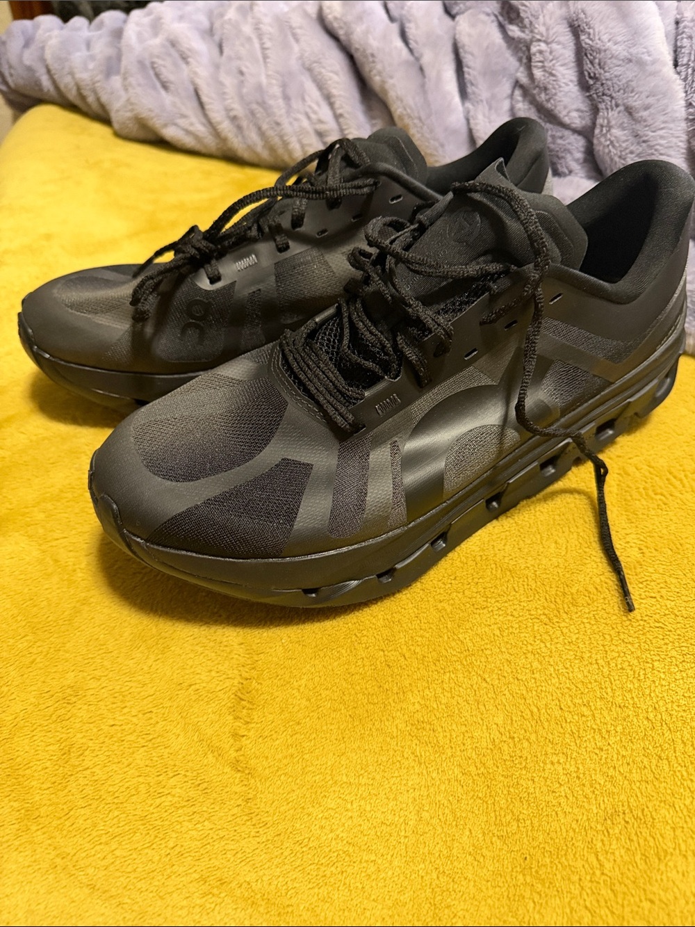 On Running Men's Black Low-Profile Running Sneakers